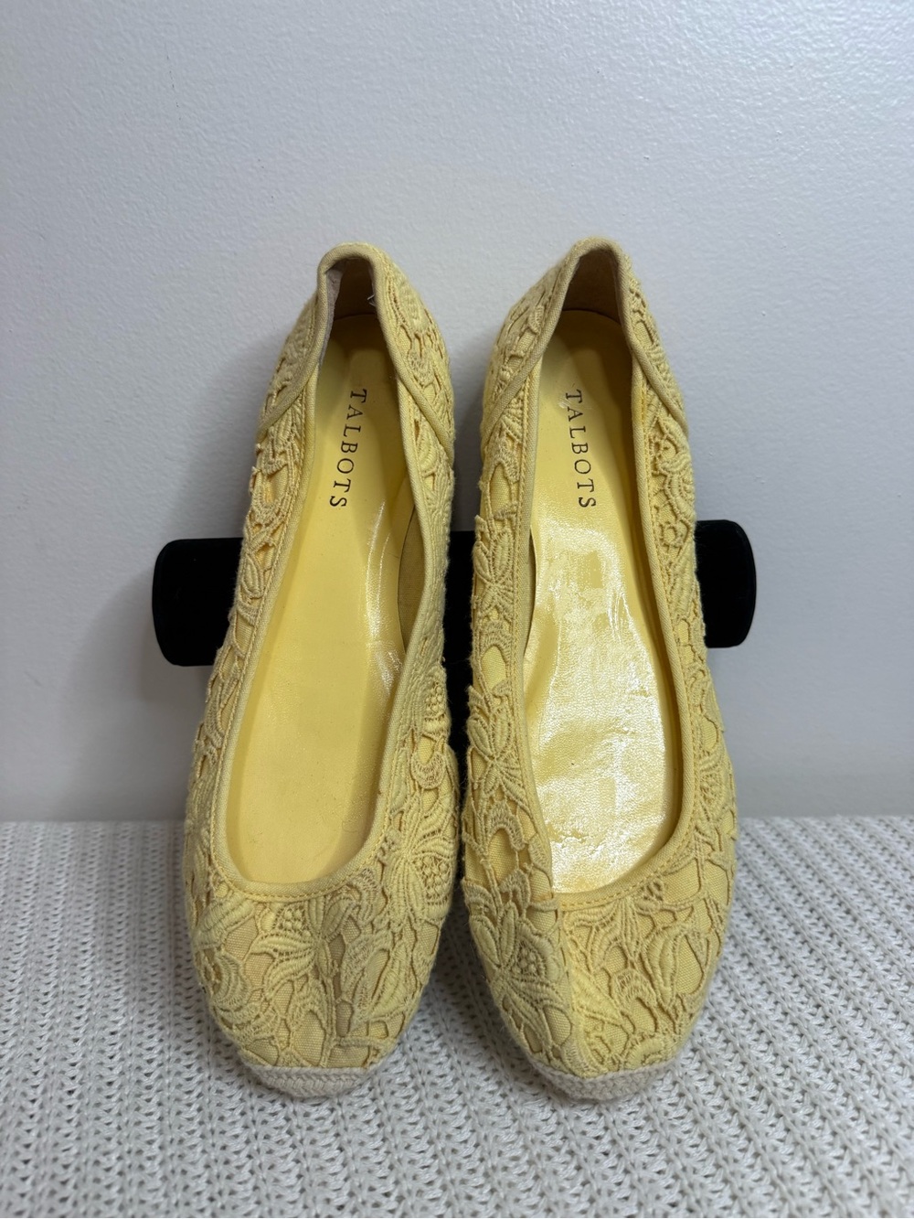 Talbots Pale Yellow Lace Ballet Flats - Women's Slip-On Loafers in size 9